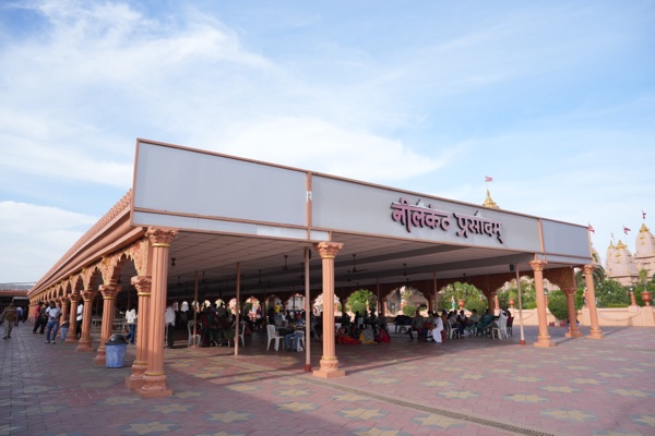 Prasadam hall at Nilkanthdham